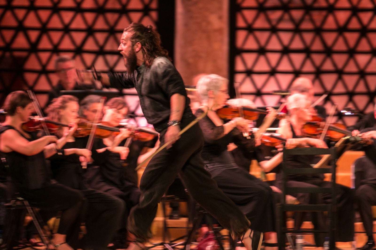 René Jacobs ofrece una versión amplia, luminosa, llena de ese espíritu mozartiano y que aflora en cualquier momento de tan grandiosa partitura