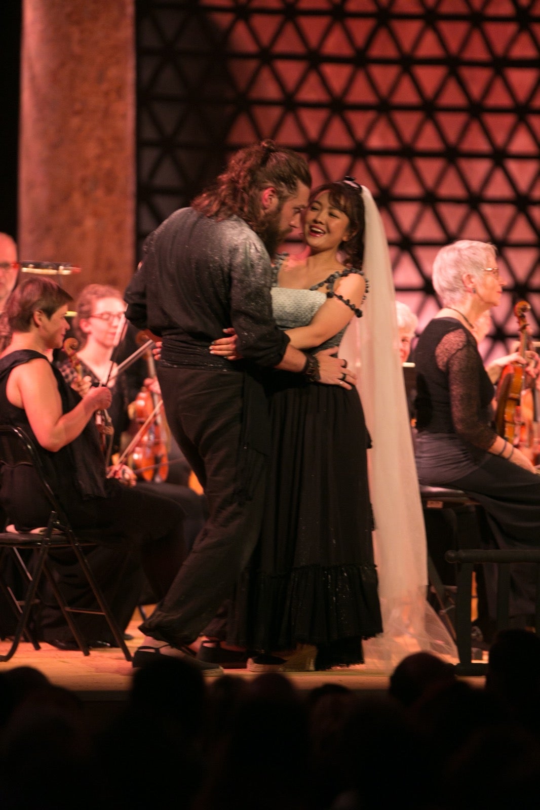 René Jacobs ofrece una versión amplia, luminosa, llena de ese espíritu mozartiano y que aflora en cualquier momento de tan grandiosa partitura