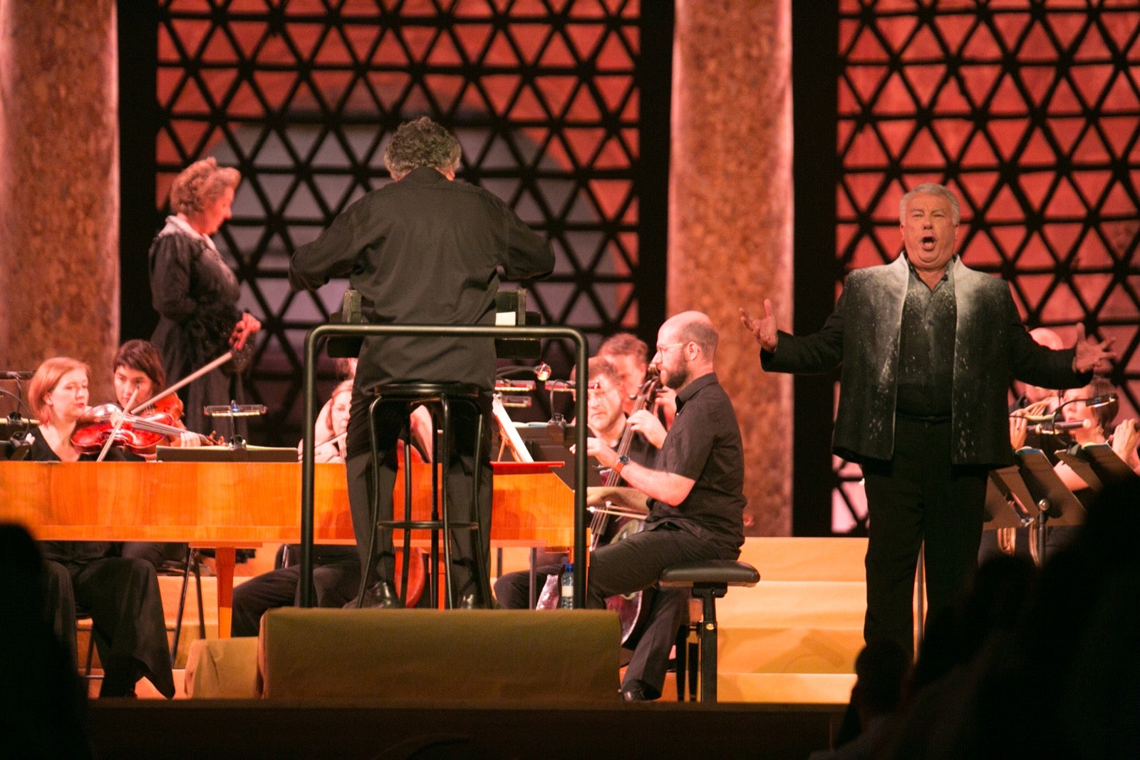 René Jacobs ofrece una versión amplia, luminosa, llena de ese espíritu mozartiano y que aflora en cualquier momento de tan grandiosa partitura