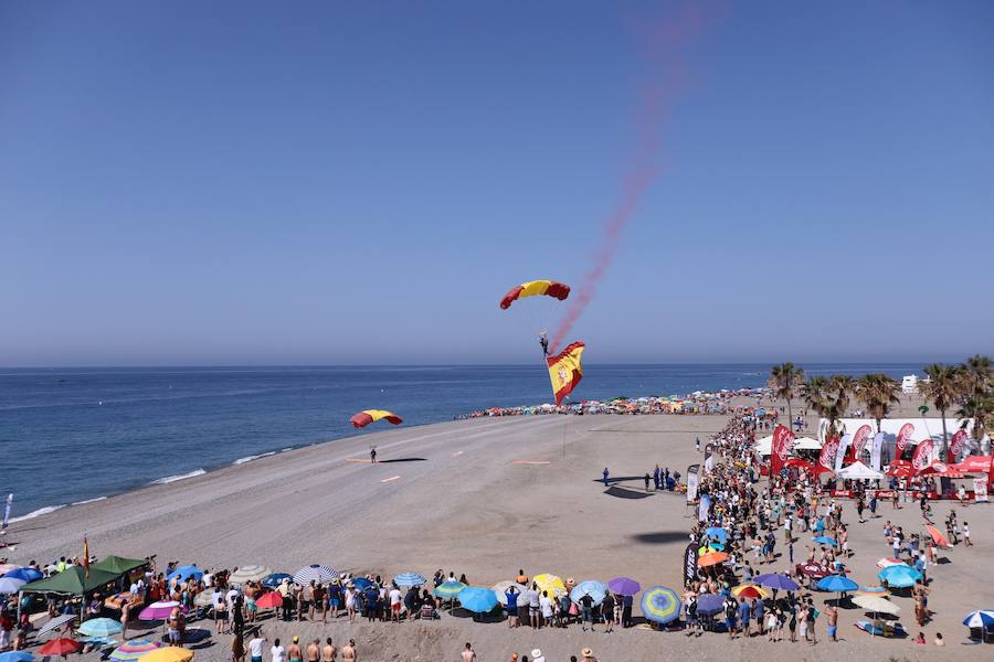 Treinta aeronaves han realizado diferentes acrobacias en este espectáculo, que ha celebrado este domingo su catorce edición