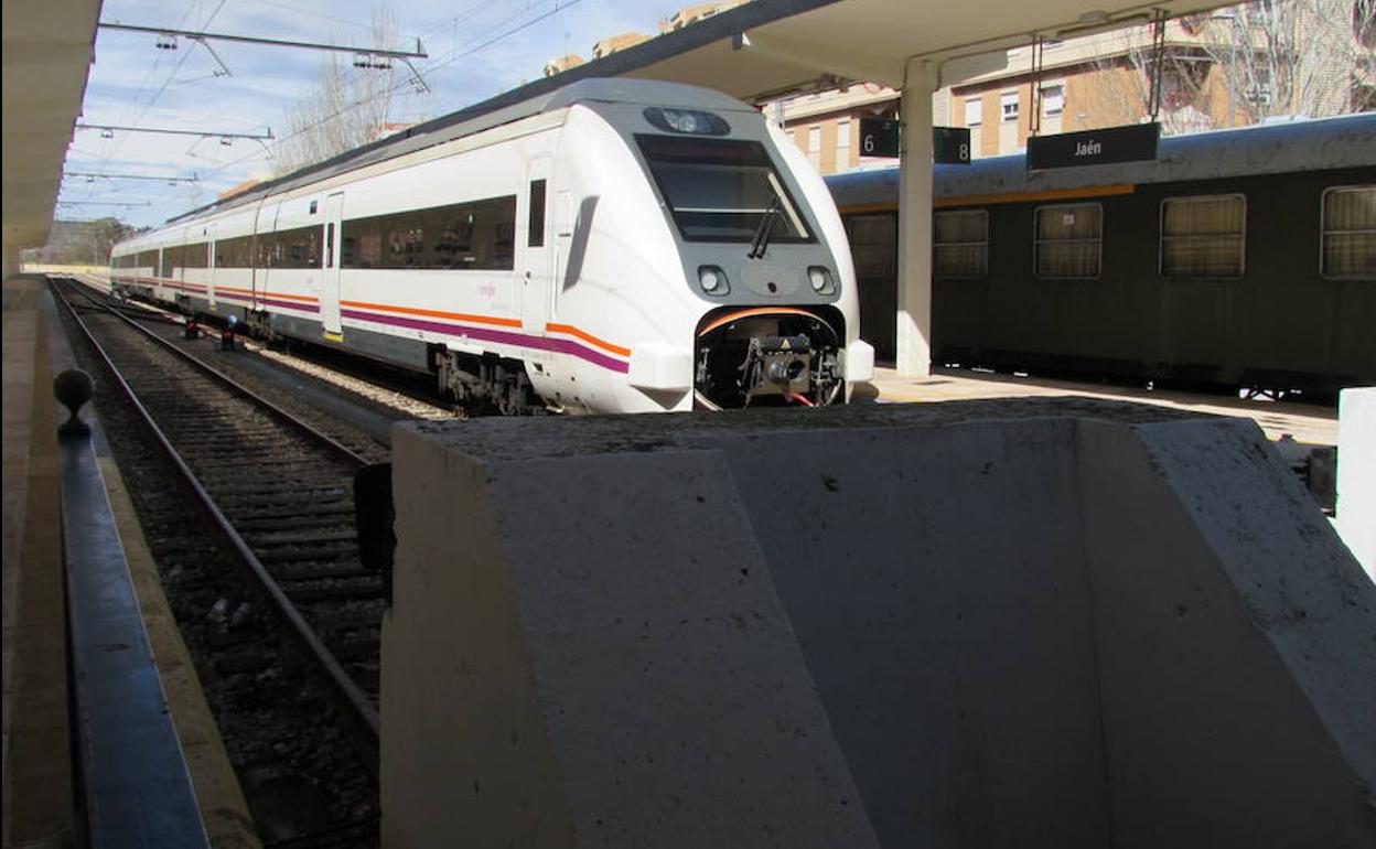 La estación ferroviaria de Jaén es de fin de trayecto y no de paso. 