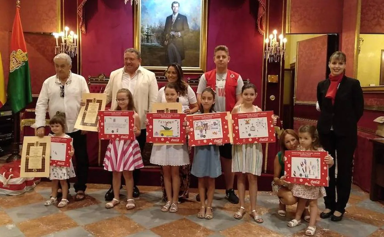 Corpus de Granada | El Ayuntamiento entrega los premios del concurso de pintura joven, fotografía y selfies