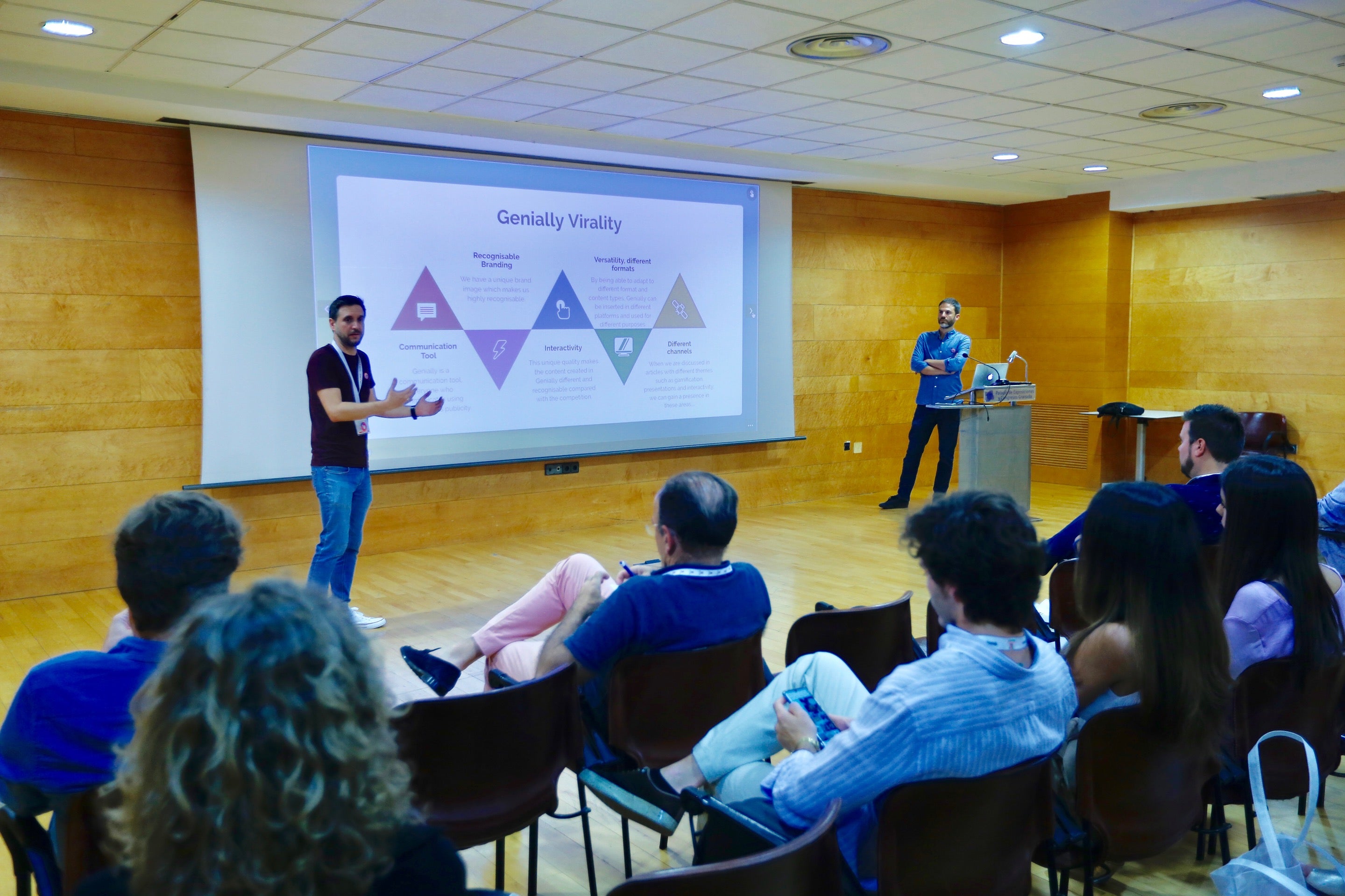 Turno para los pitches en Alhambra Venture 