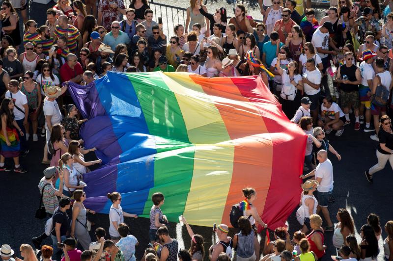 Fotos: Celebración superlativa y multicolor del Orgullo LGTBI en Madrid