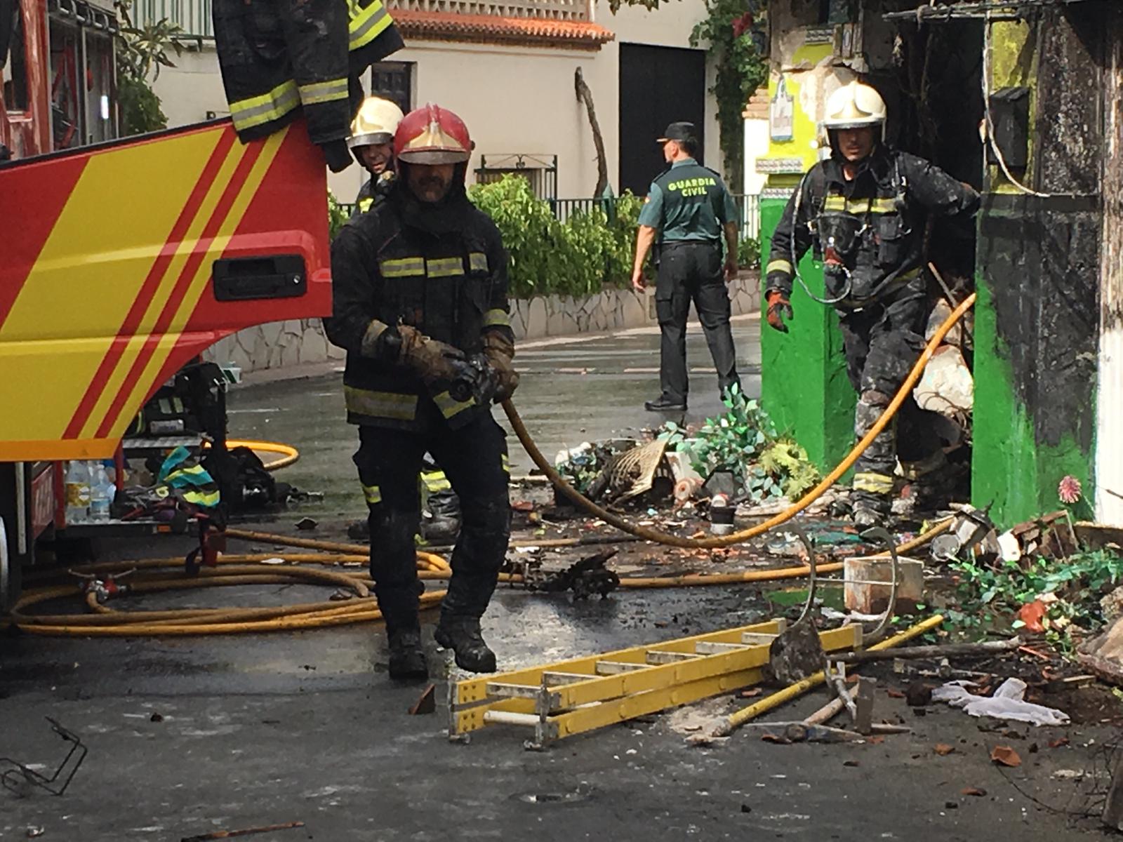 Así ha quedado la casa tras el incendio en el que ha fallecido una mujer en Cájar