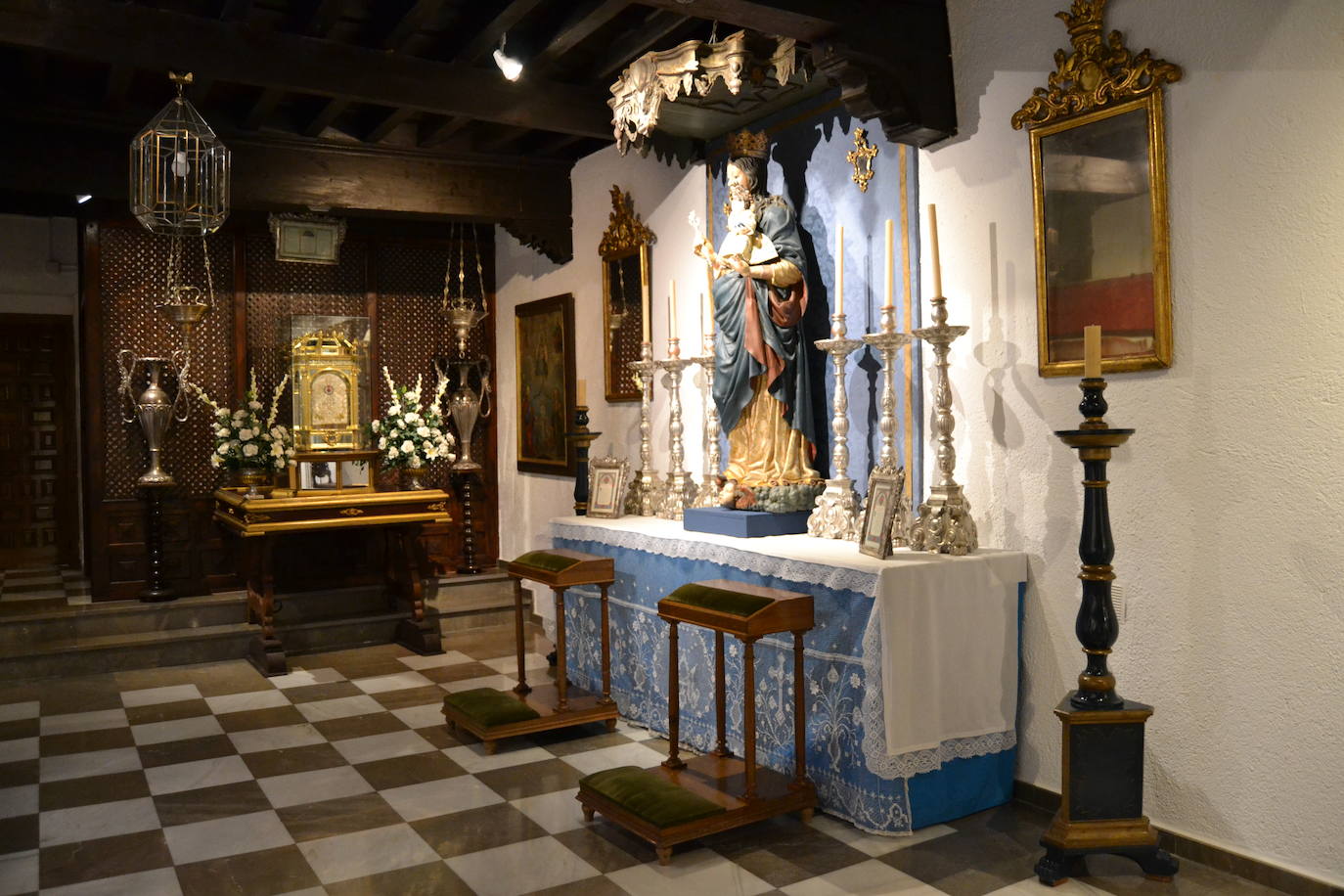 Así es la colección que atesora este monasterio de Granada