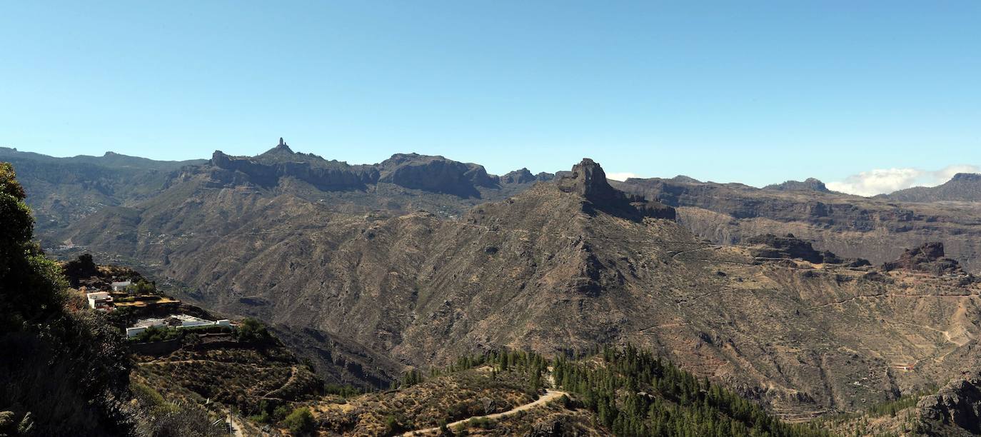 24. Risco Caído (Gran Canaria, España): El paisaje cultural de Risco Caído y las Montañas Sagradas se extiende por 18.000 hectáreas de la Caldera de Tejeda (Gran Canaria). Incluye yacimientos arqueológicos prehispánicos de asentamientos trogloditas con templos y marcadores de claras connotaciones astronómicas.