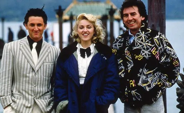 George Harrison junto a Madonna y Sean Penn en el rodaje de 'Shanghai Surprise', uno de los mayores fracasos de Handmade Films.