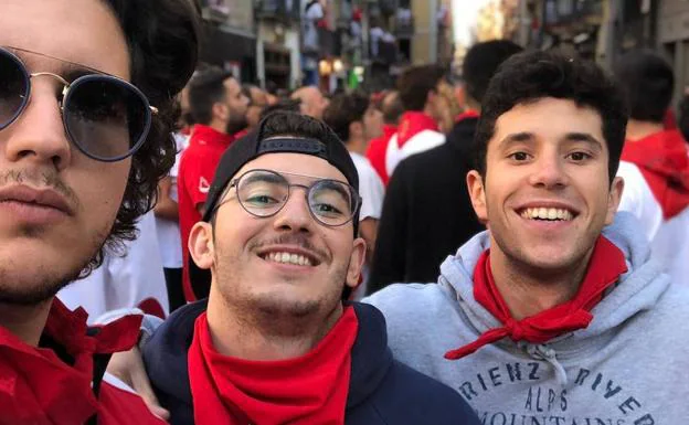 Carlos y sus amigos en San Fermín. 