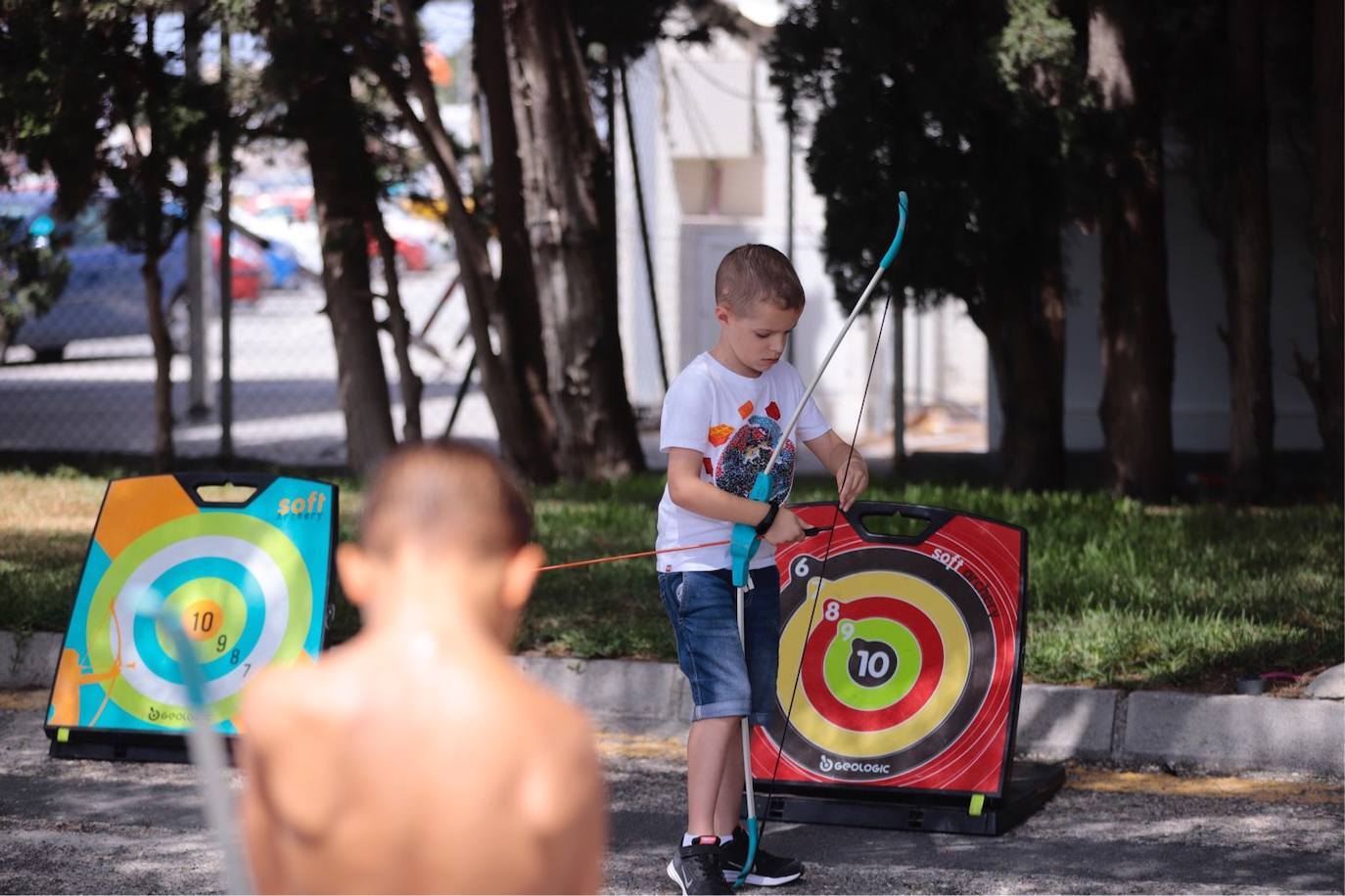 Cientos de personas visitan en Motril el buque Infanta Cristina