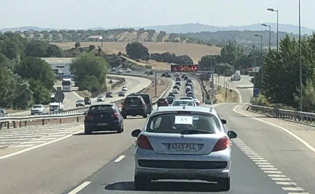 La caravana, en la Autovía de Andalucía (A-4). 