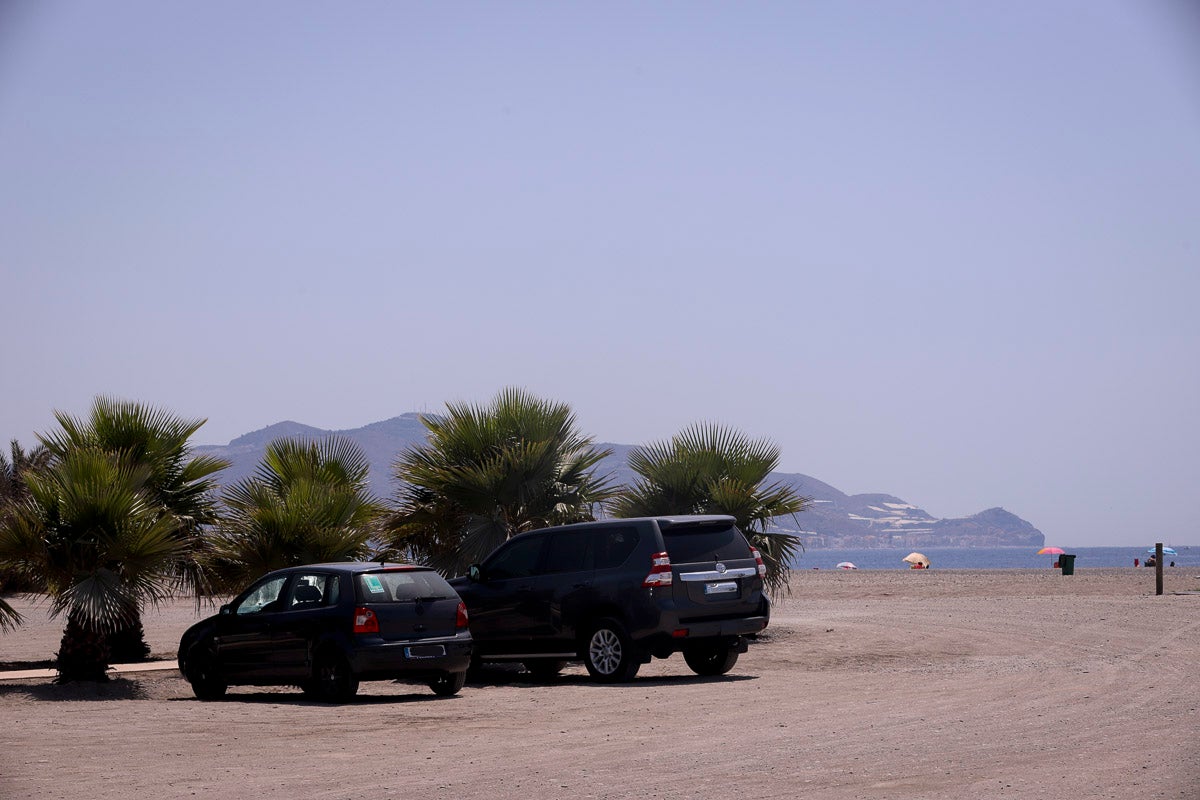 Fotos: Zona de playa Poniente que el Ayuntamiento quiere utilizar como aparcamientos