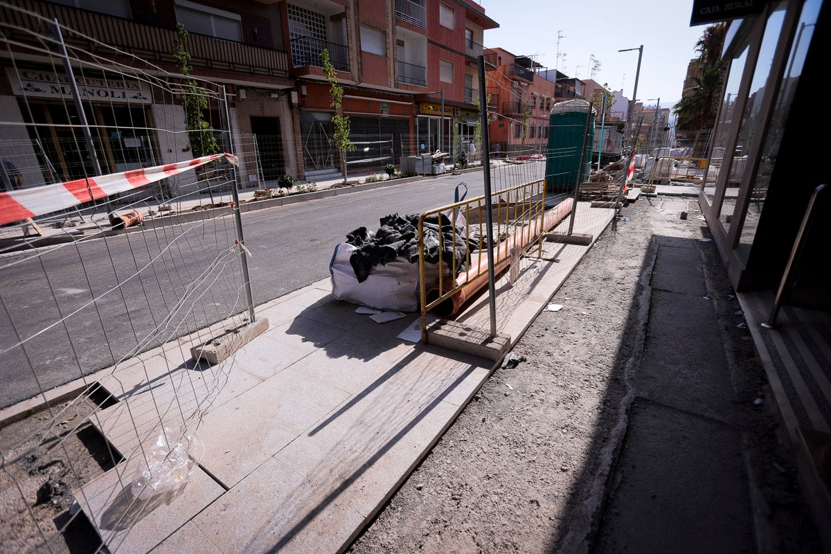 La alcaldesa aseguró a final de junio que si la obra no estaba acabada por completo hoy se expedientaría a la empresa