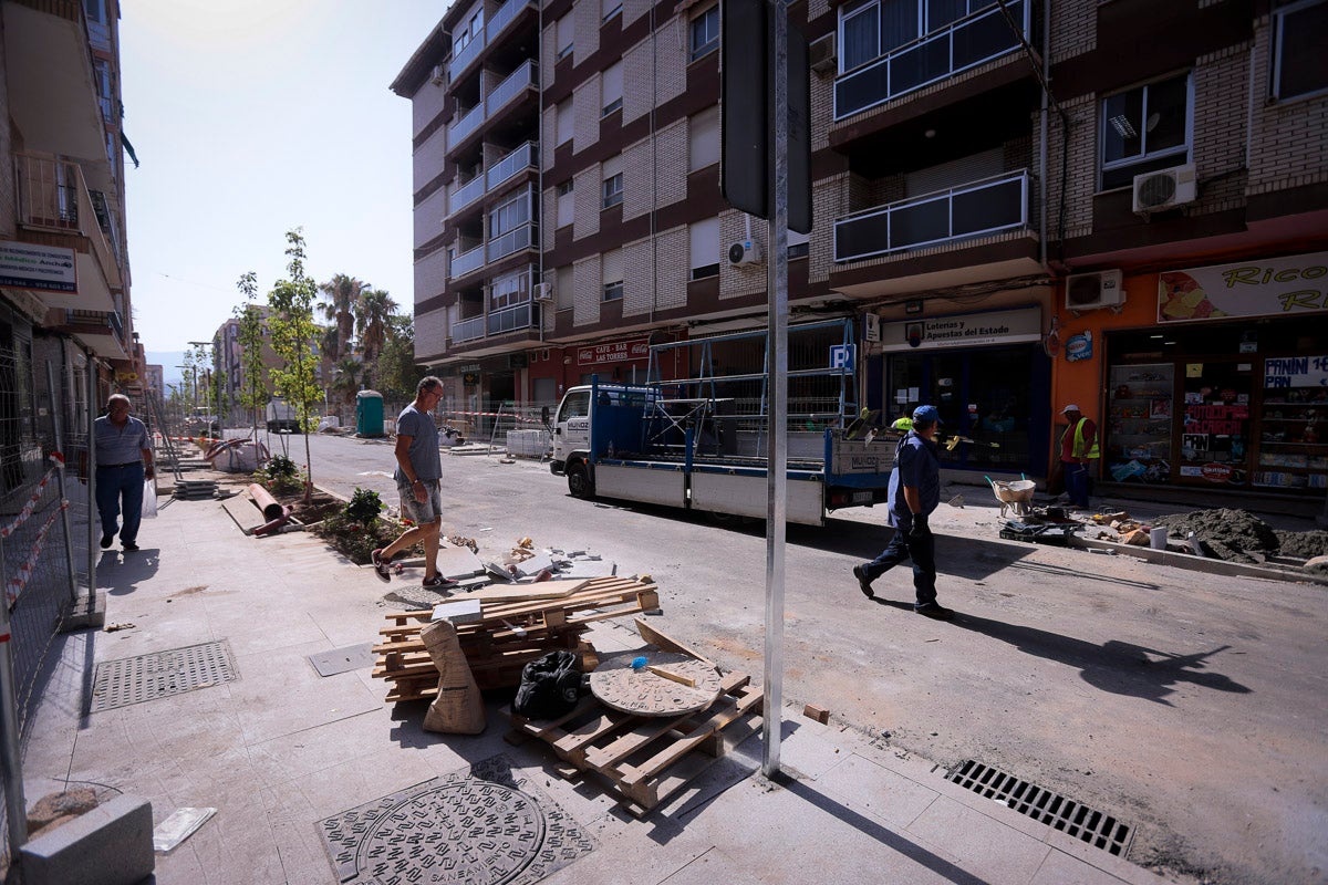 La alcaldesa aseguró a final de junio que si la obra no estaba acabada por completo hoy se expedientaría a la empresa