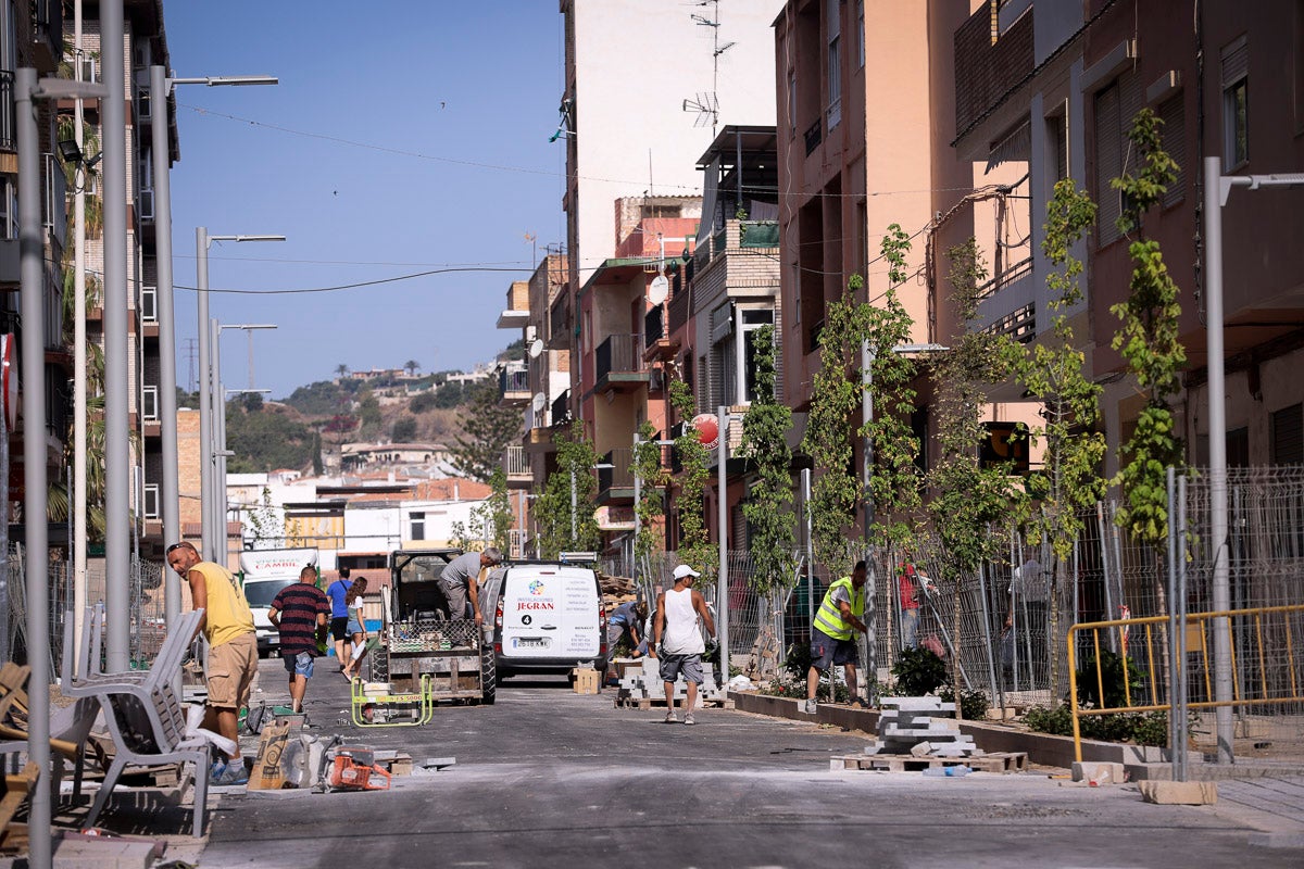 La alcaldesa aseguró a final de junio que si la obra no estaba acabada por completo hoy se expedientaría a la empresa
