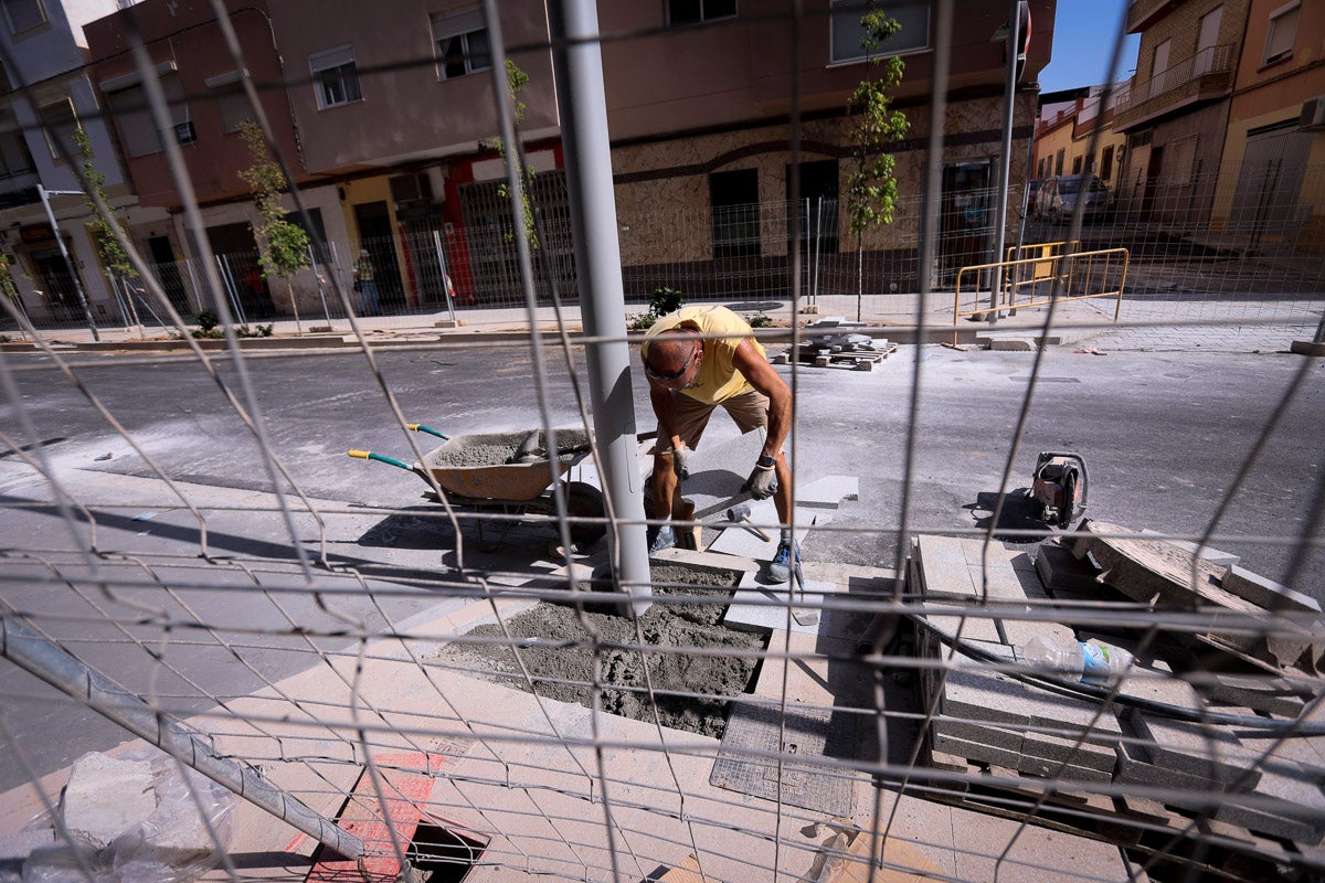 La alcaldesa aseguró a final de junio que si la obra no estaba acabada por completo hoy se expedientaría a la empresa