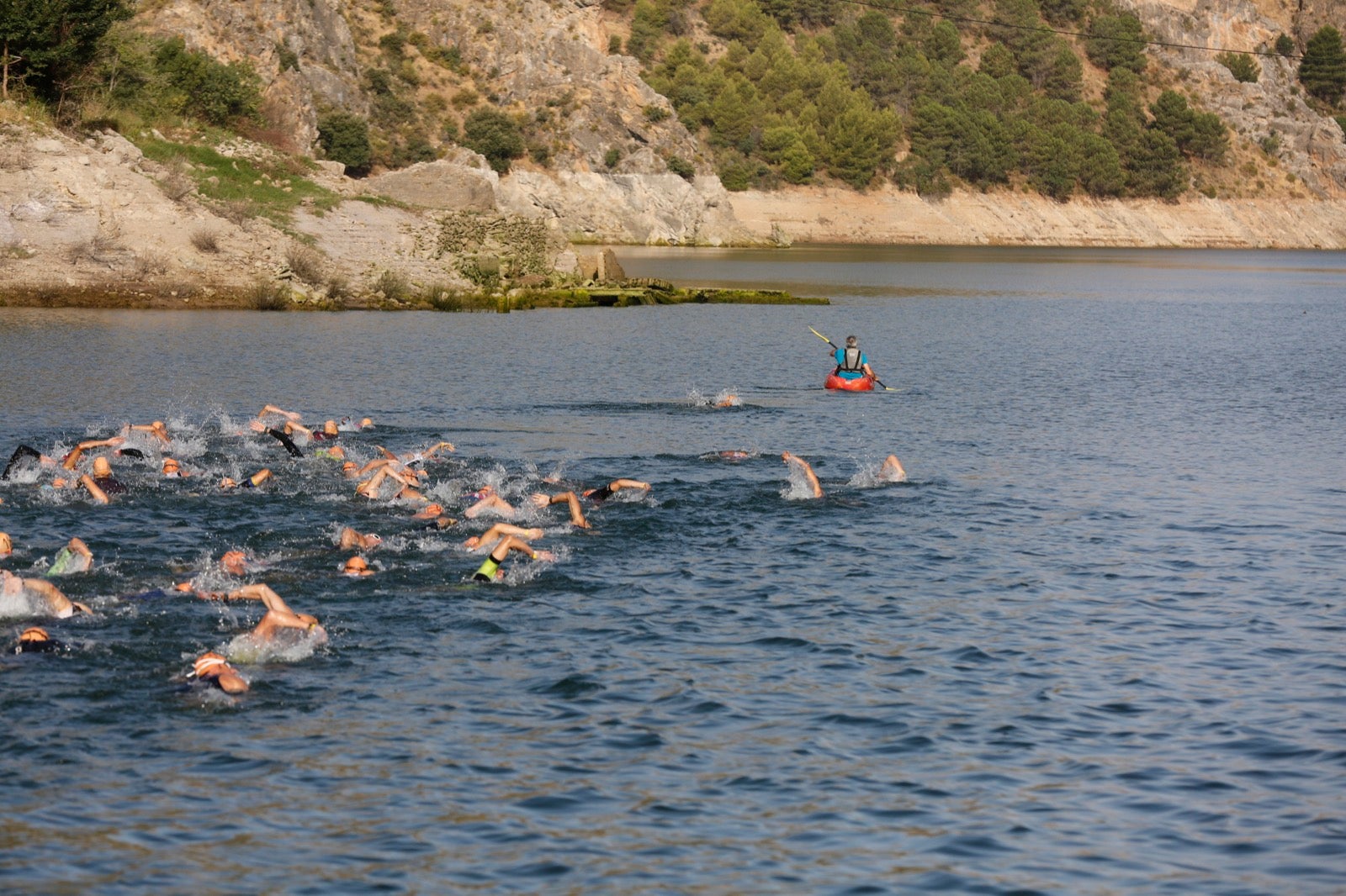 Fotos: Nos metemos e lleno en el espectacular triatlón de Sierra Nevada: así ha sido