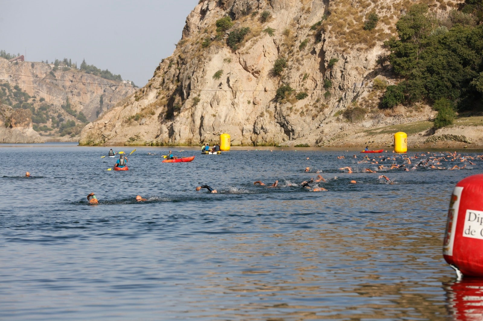 Fotos: Nos metemos e lleno en el espectacular triatlón de Sierra Nevada: así ha sido