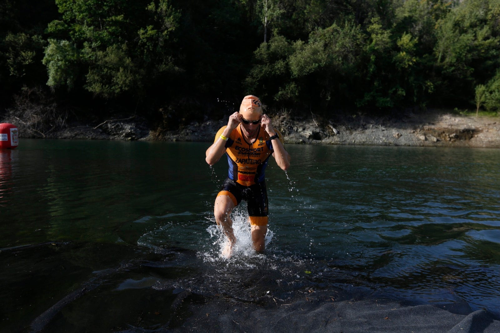 Fotos: Nos metemos e lleno en el espectacular triatlón de Sierra Nevada: así ha sido