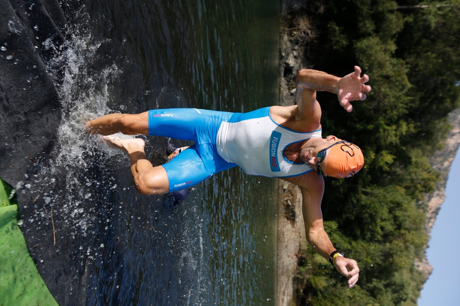 Fotos: Nos metemos e lleno en el espectacular triatlón de Sierra Nevada: así ha sido