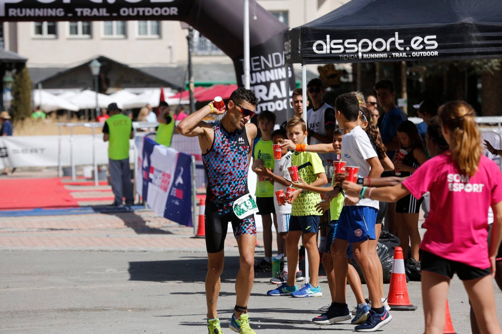 Fotos: Nos metemos e lleno en el espectacular triatlón de Sierra Nevada: así ha sido