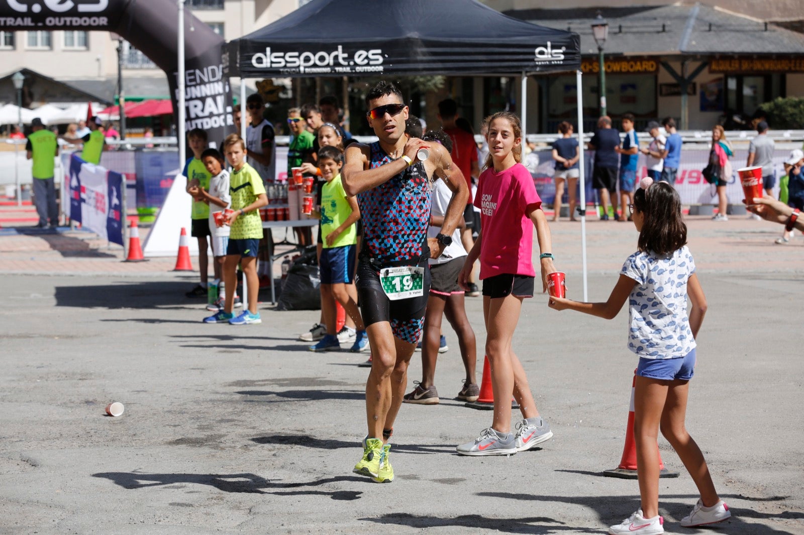 Fotos: Nos metemos e lleno en el espectacular triatlón de Sierra Nevada: así ha sido