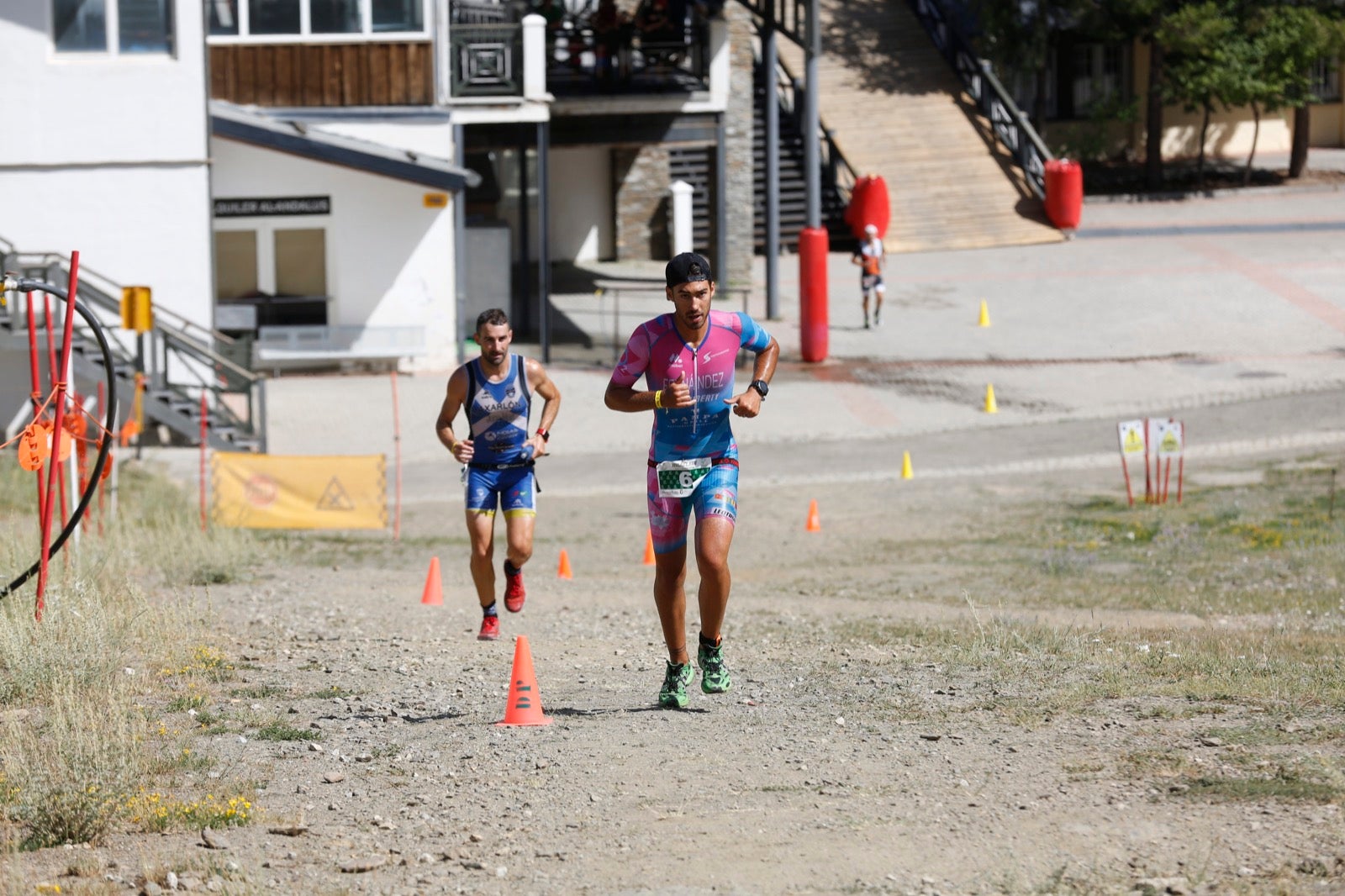 Fotos: Nos metemos e lleno en el espectacular triatlón de Sierra Nevada: así ha sido