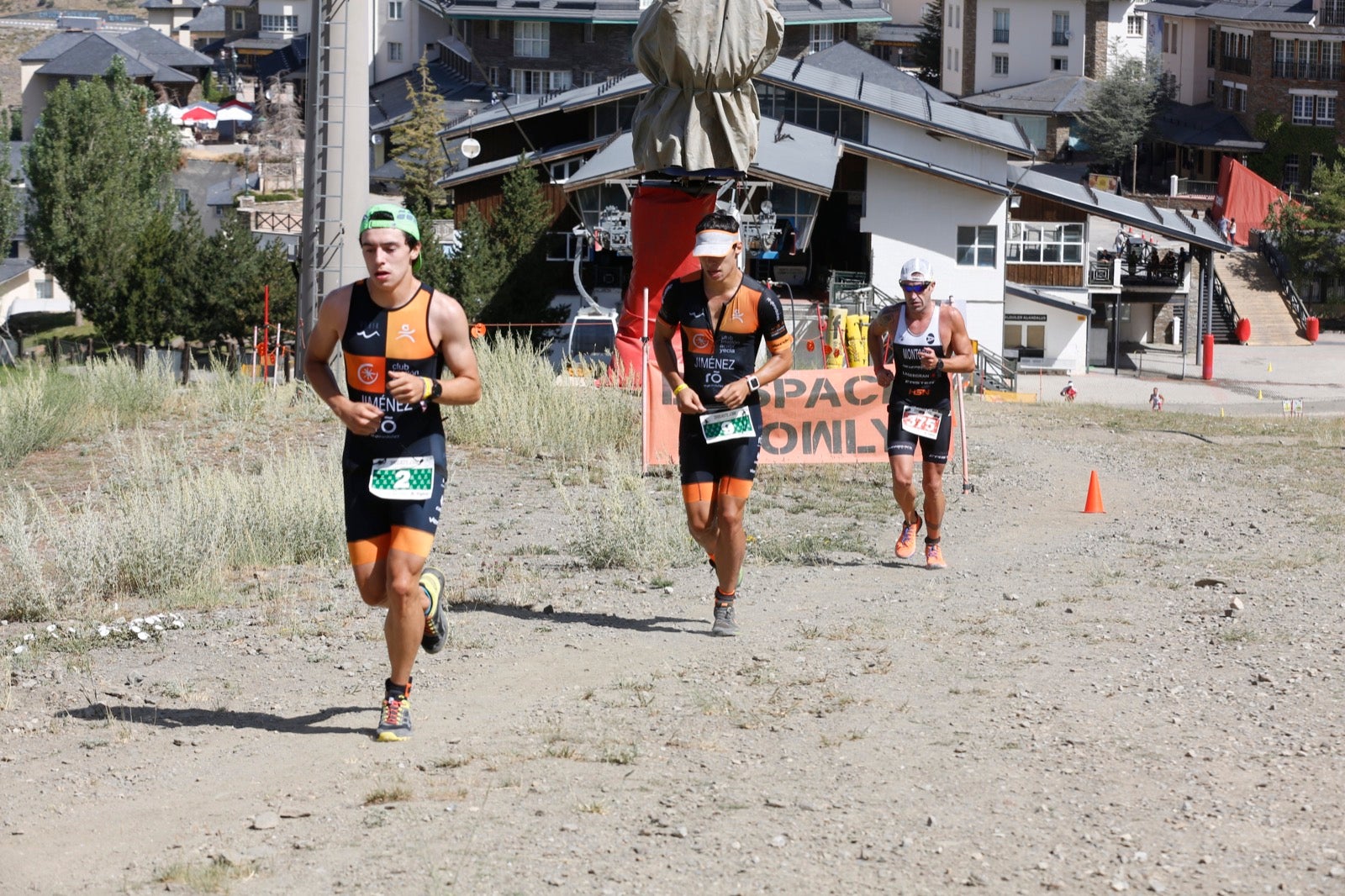 Fotos: Nos metemos e lleno en el espectacular triatlón de Sierra Nevada: así ha sido