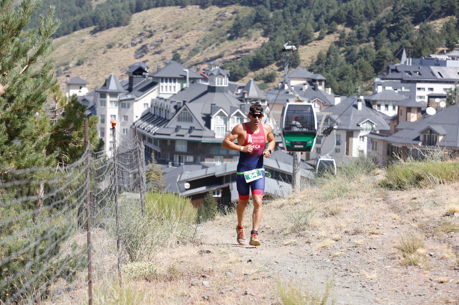 Fotos: Nos metemos e lleno en el espectacular triatlón de Sierra Nevada: así ha sido