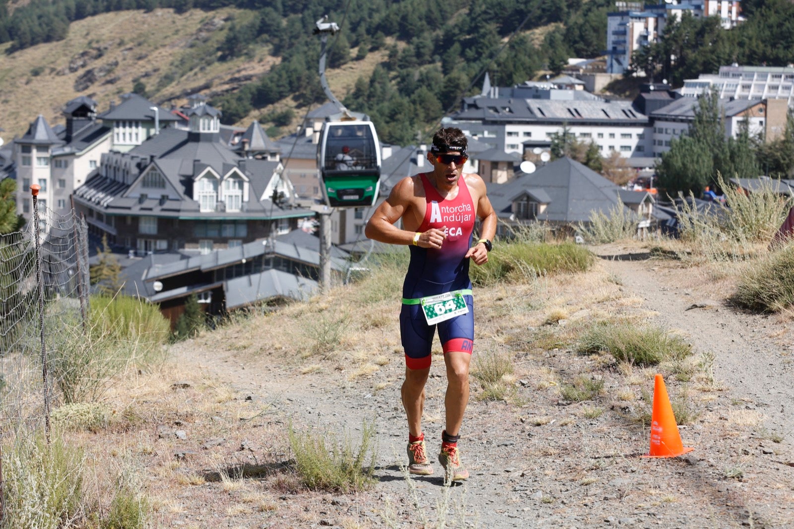 Fotos: Nos metemos e lleno en el espectacular triatlón de Sierra Nevada: así ha sido