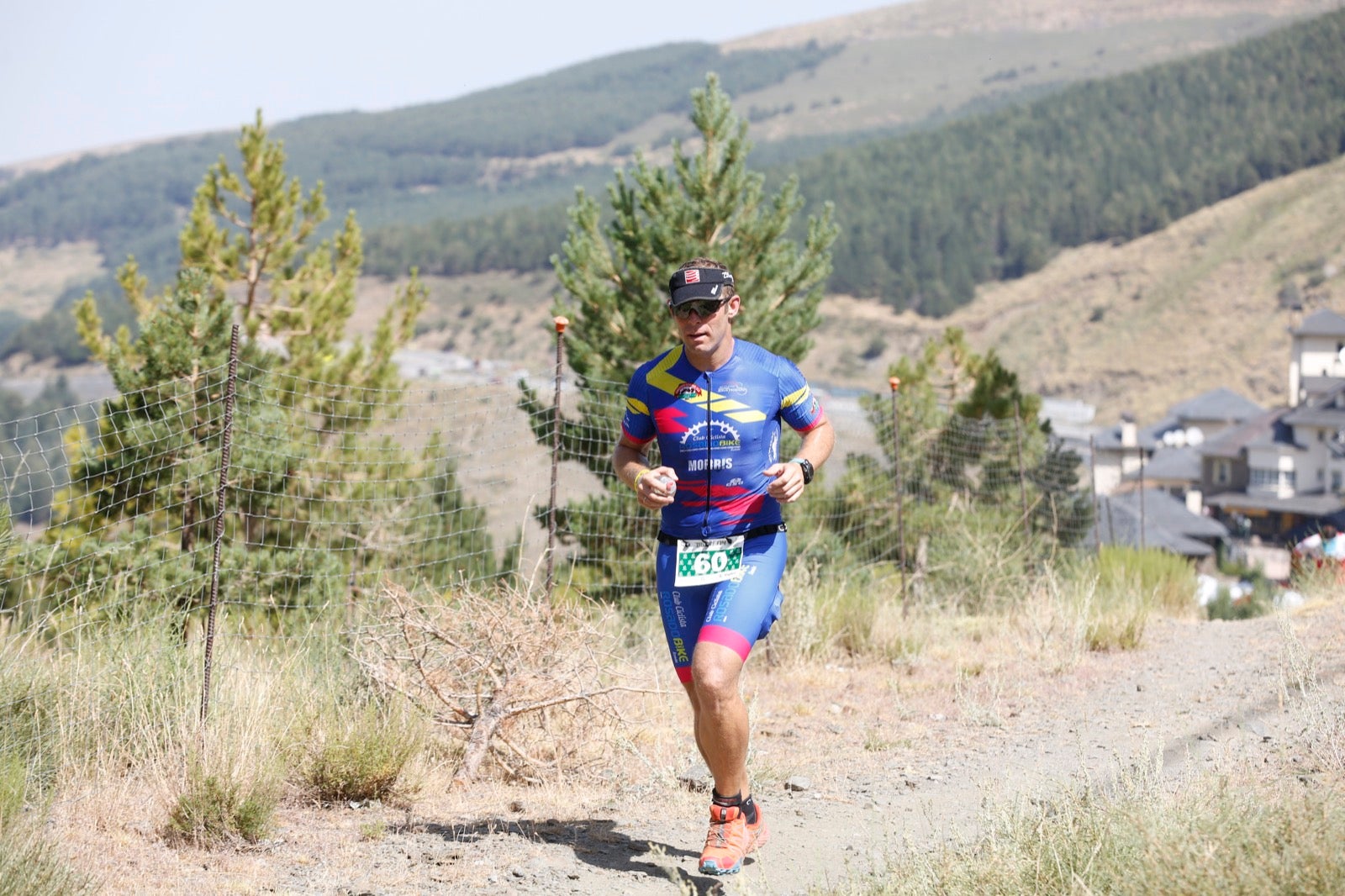 Fotos: Nos metemos e lleno en el espectacular triatlón de Sierra Nevada: así ha sido