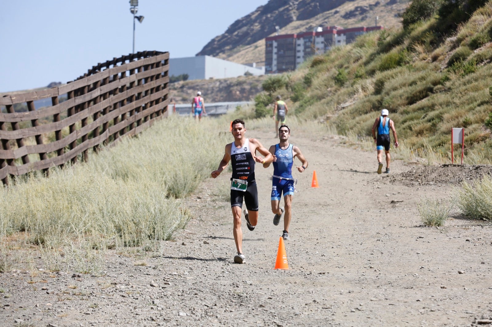 Fotos: Nos metemos e lleno en el espectacular triatlón de Sierra Nevada: así ha sido