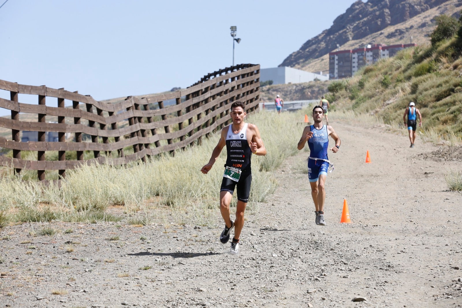 Fotos: Nos metemos e lleno en el espectacular triatlón de Sierra Nevada: así ha sido