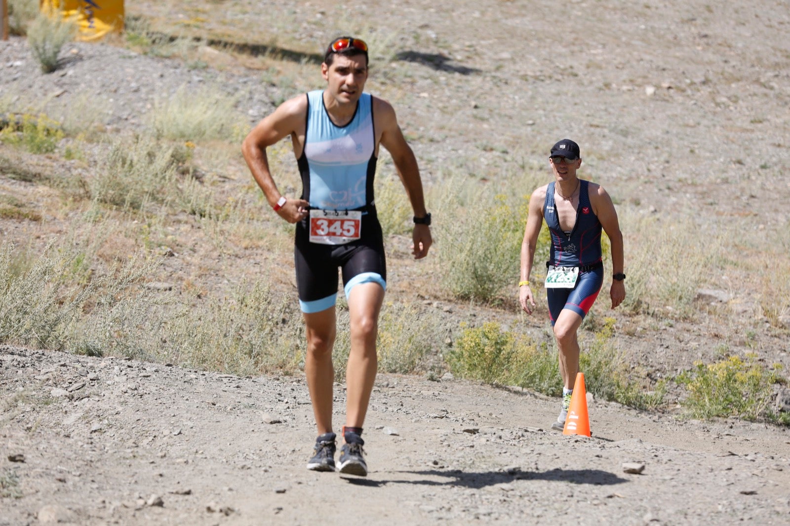 Fotos: Nos metemos e lleno en el espectacular triatlón de Sierra Nevada: así ha sido