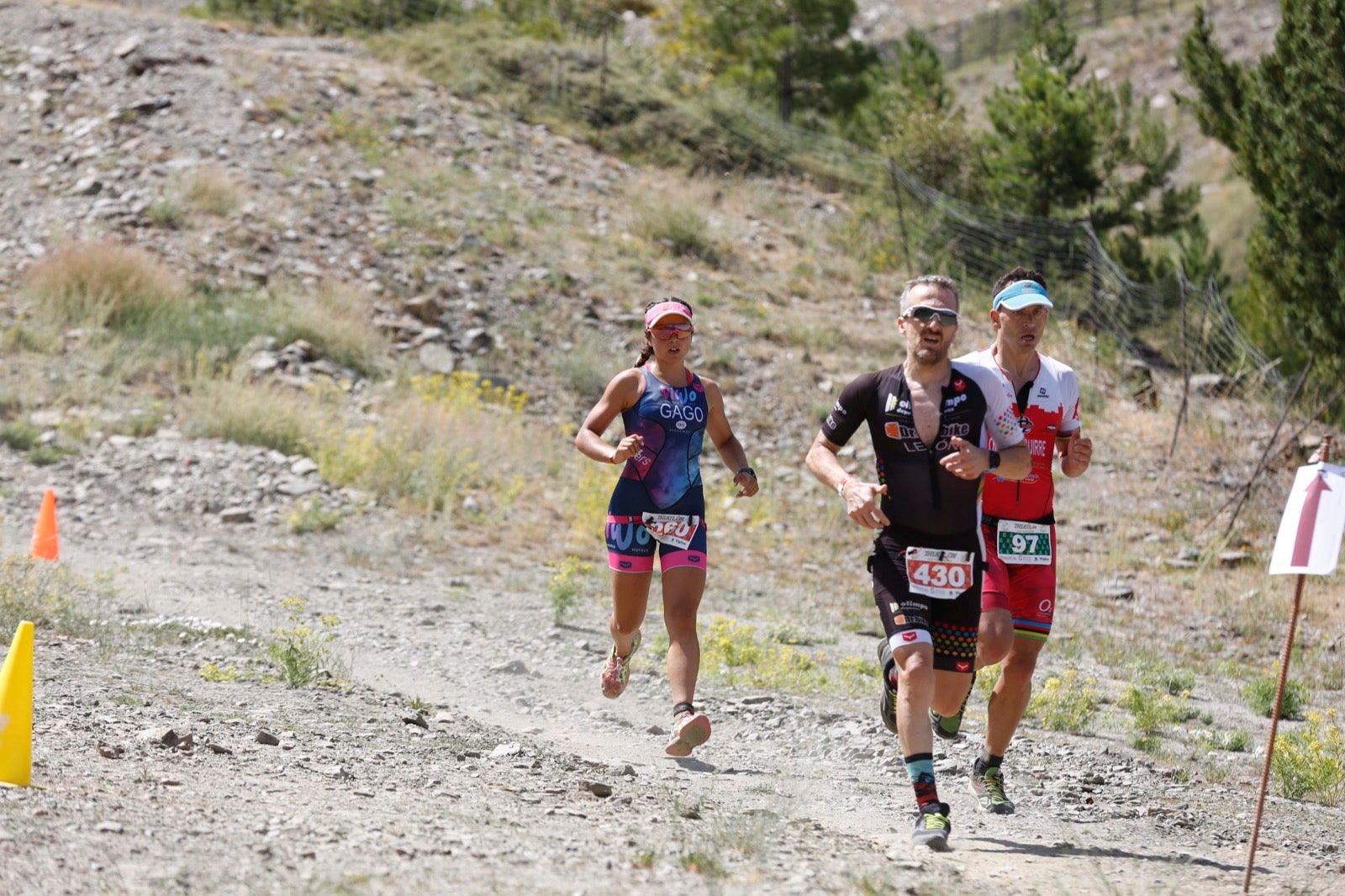 Fotos: Nos metemos e lleno en el espectacular triatlón de Sierra Nevada: así ha sido