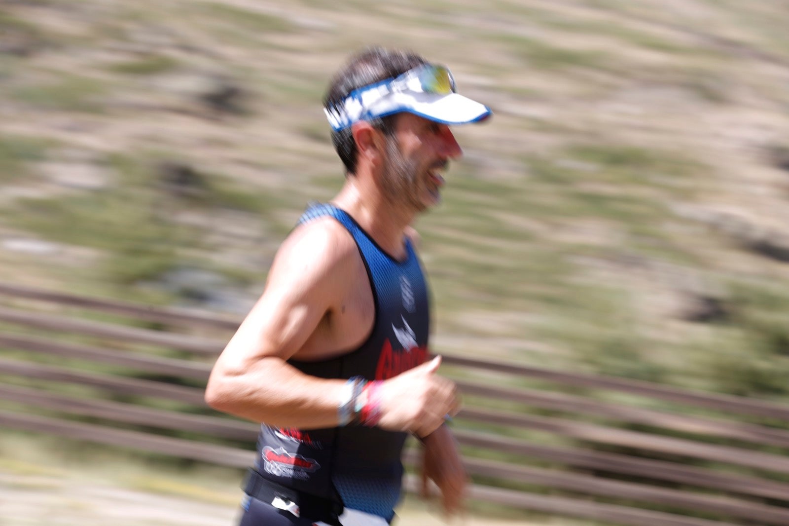 Fotos: Nos metemos e lleno en el espectacular triatlón de Sierra Nevada: así ha sido