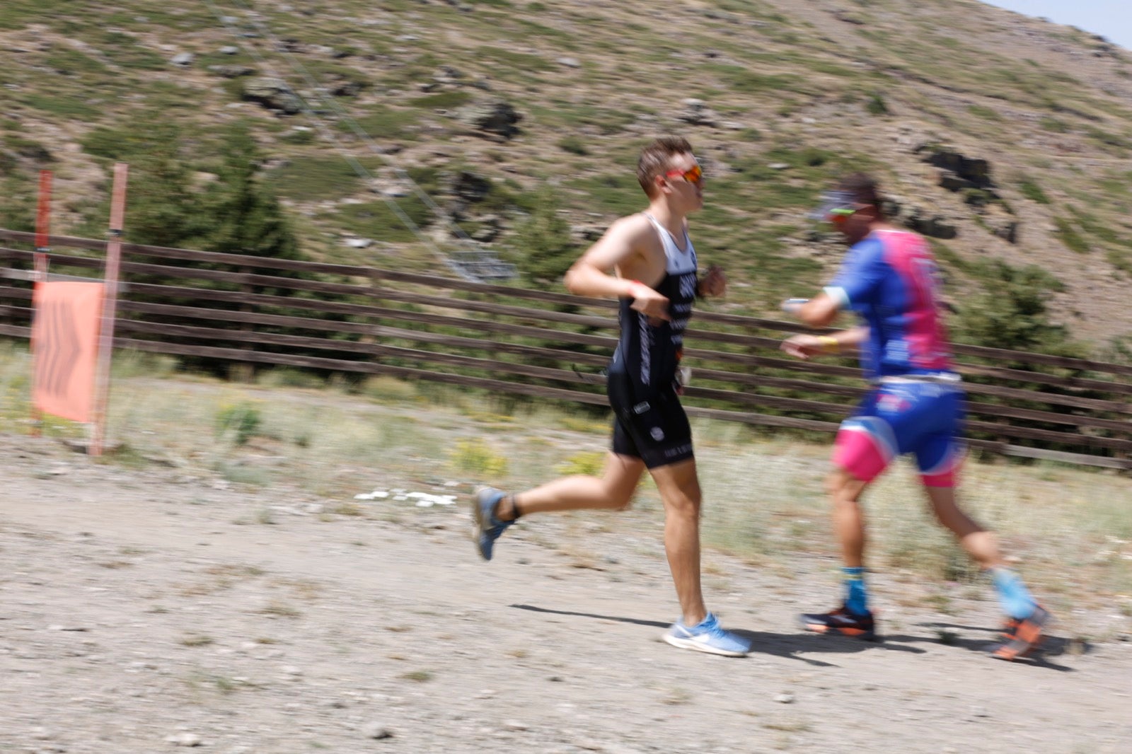Fotos: Nos metemos e lleno en el espectacular triatlón de Sierra Nevada: así ha sido