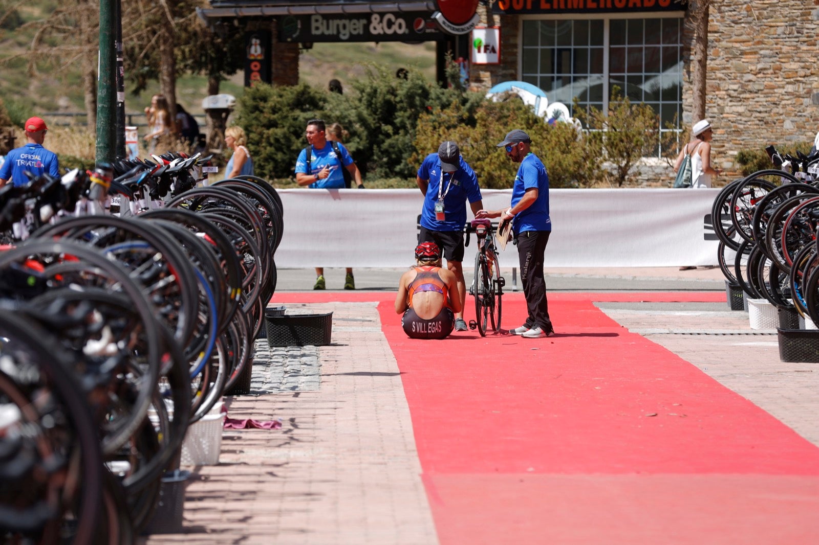 Fotos: Nos metemos e lleno en el espectacular triatlón de Sierra Nevada: así ha sido
