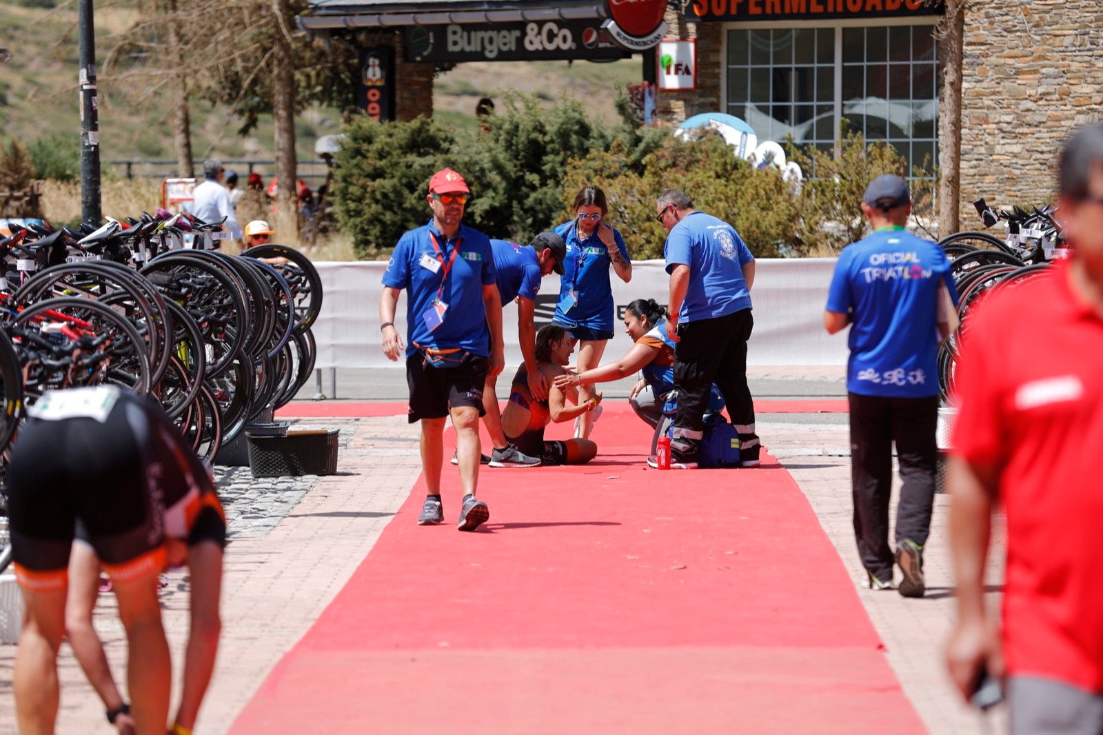 Fotos: Nos metemos e lleno en el espectacular triatlón de Sierra Nevada: así ha sido