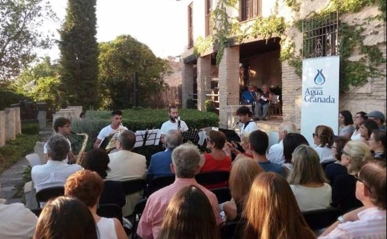 Un concierto en el Carmen del Aljibe del Rey