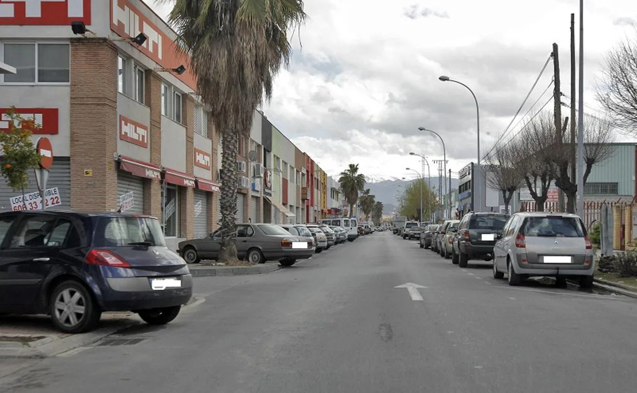 Calle Salobreña del Polígono Juncaril, donde se ha producido el accidente