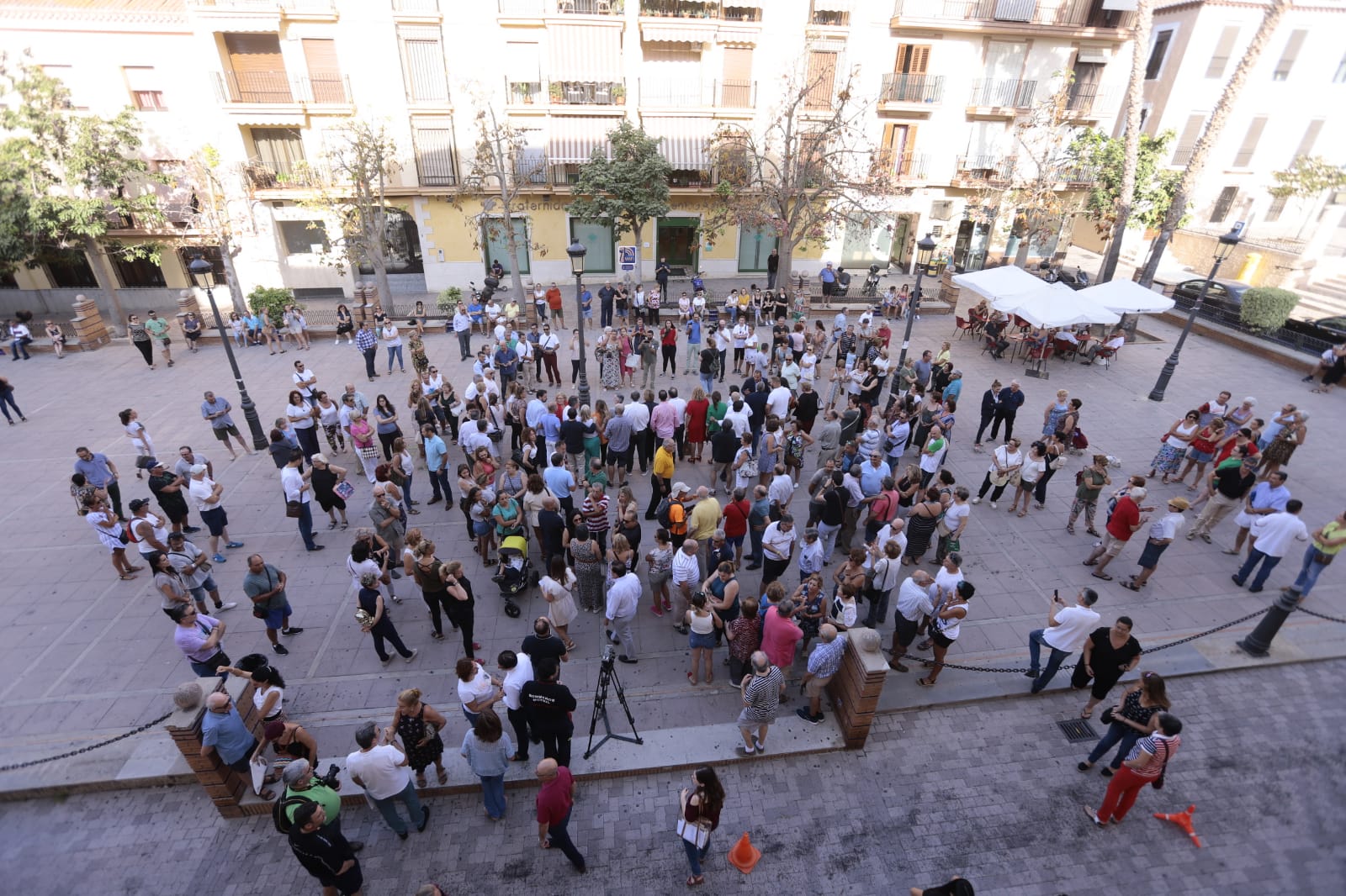 Fotos: Motrileños y visitantes se plantan contra la prohibición de aparcar en la arena