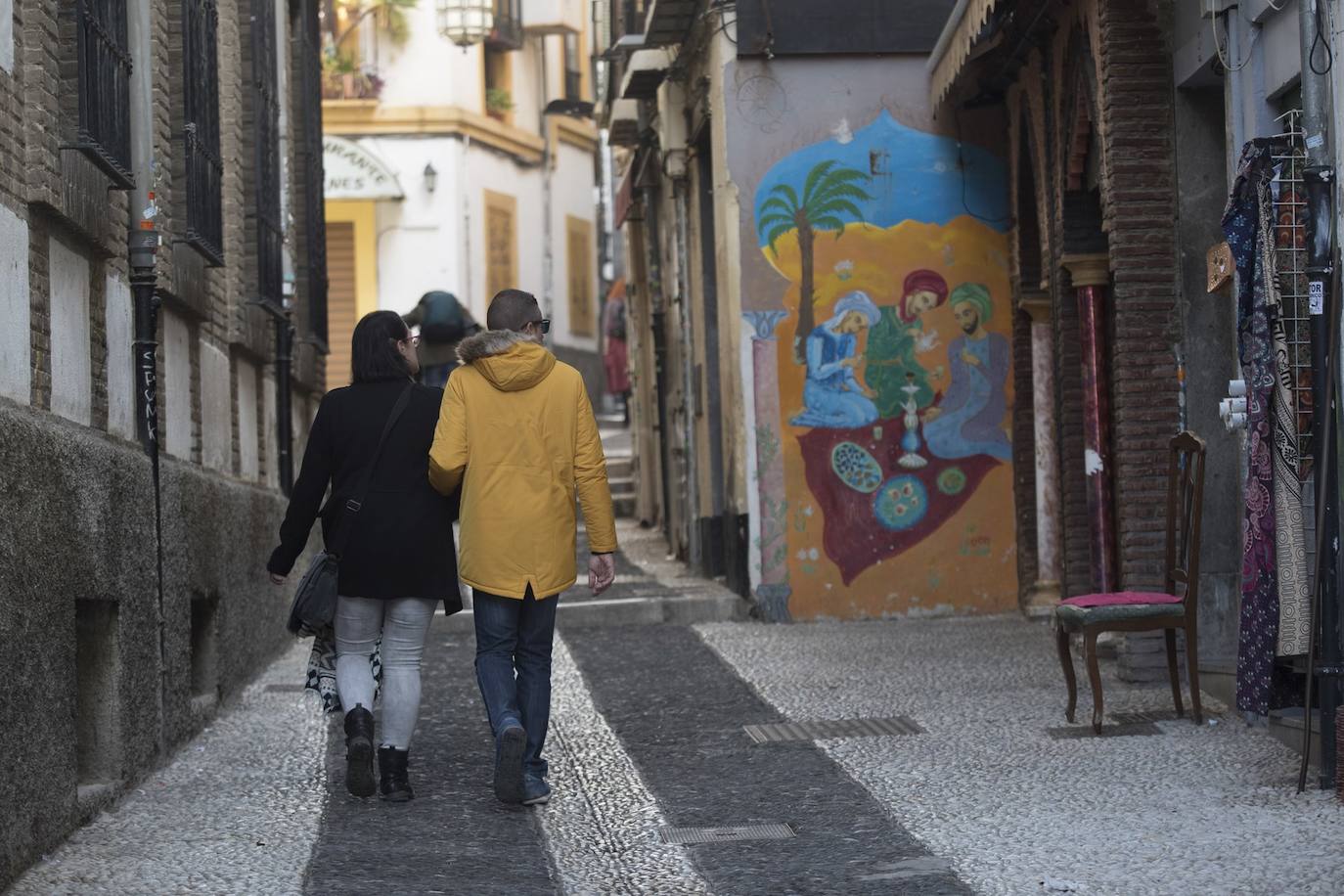 Tras la entrada en vigor de la ordenanza y unos cuantos meses después se respetó, pero la 'picaresca' de los comerciantes ha hecho que se recupere poco a poco la imagen anterior