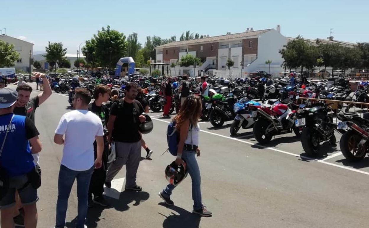 Más de 700 moteros de toda la provincia participan en el I Festival 'Alhambra Riders' en Vegas del Genil