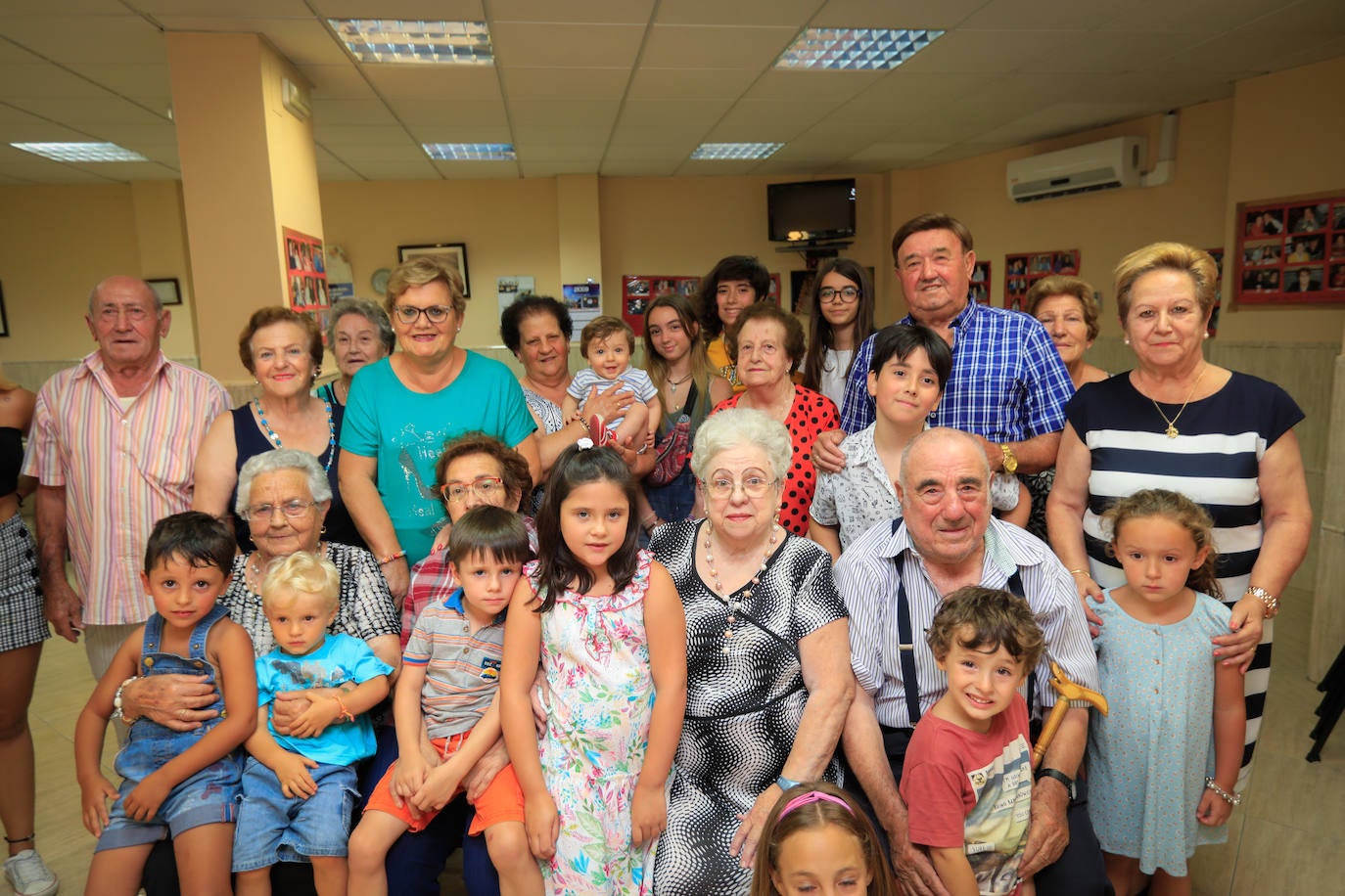 Imagen - «Tengo dos nietos propios, pero en este pueblo es como si tuviera otros veinte»