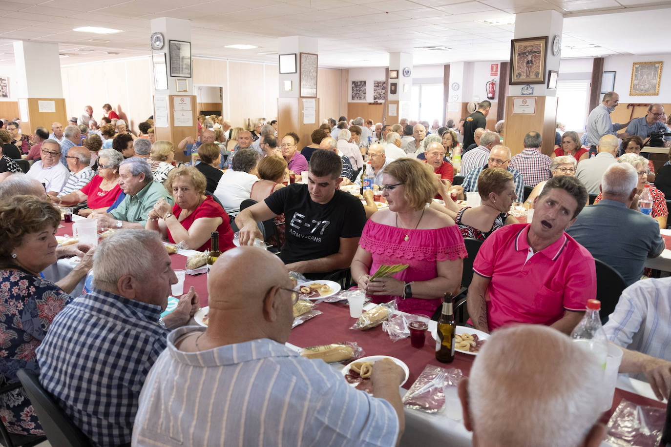 Albolote celebra su tradicional comida de homenaje a los mayores