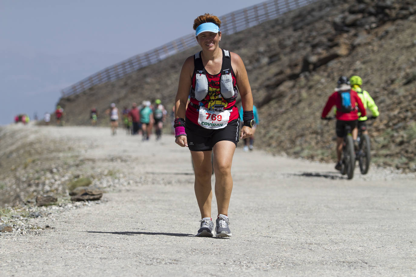 Cerca de un millar de corredores han participado hoy en una prueba que ha estado marcada por el fuerte viento en cotas altas. Juan Fernández se ha sacado la espina de 2018, cuando fue segundo, mientras que la hispano ecuatoriana Janine Lima se ha llevado su tercera victoria en el Veleta