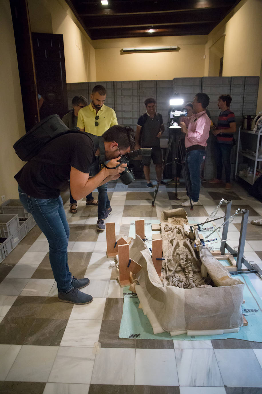 Fotos: Descubrimos el contenido del sarcófago de Granada: el romano que había dentro