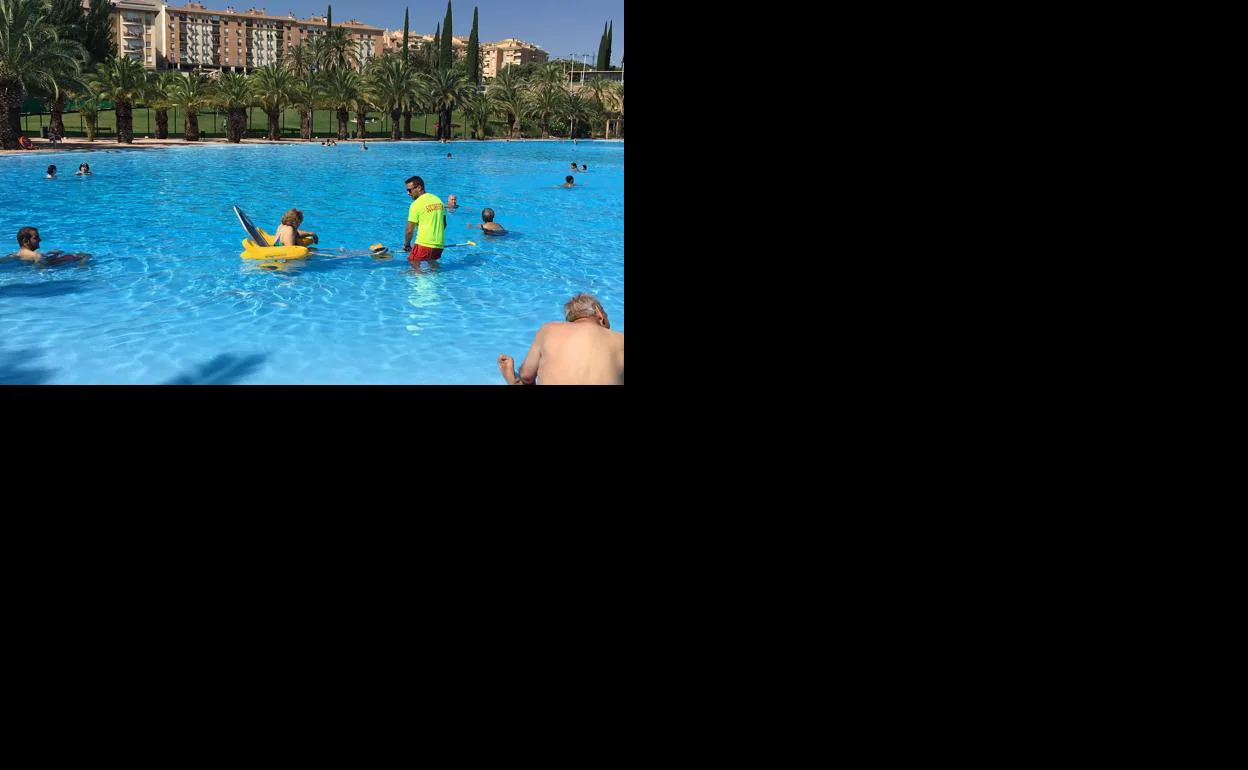 Heces en las piscinas de Andalucía: el insalubre reto viral del verano obliga a tomar medidas