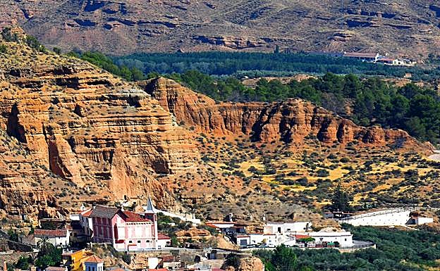 Imagen principal - Cárcavas de Marchal; Falla de Nigüelas; Peñones de Almuñécar 